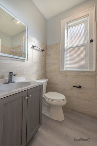 6259 W Peterson Avenue, Chicago, IL 60646