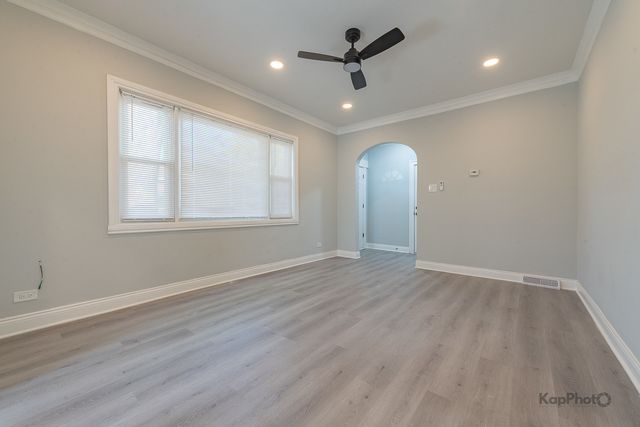 6259 W Peterson Avenue, Chicago, IL 60646