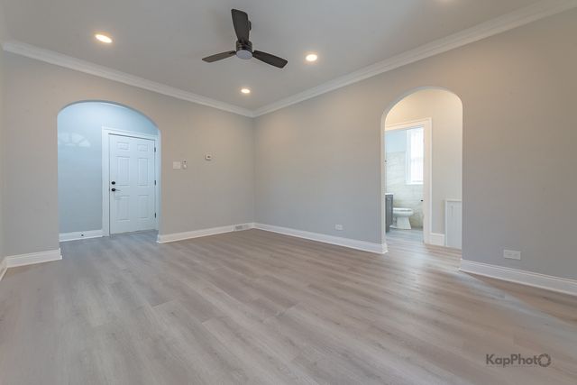 6259 W Peterson Avenue, Chicago, IL 60646