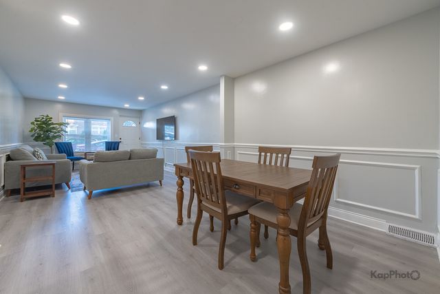 6259 W Peterson Avenue, Chicago, IL 60646