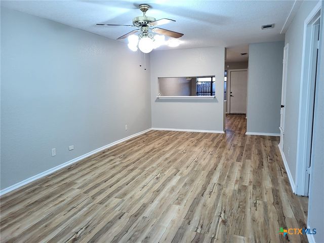 1051 Country Club Drive 19, Seguin, TX 78155