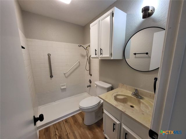 1051 Country Club Drive 19, Seguin, TX 78155