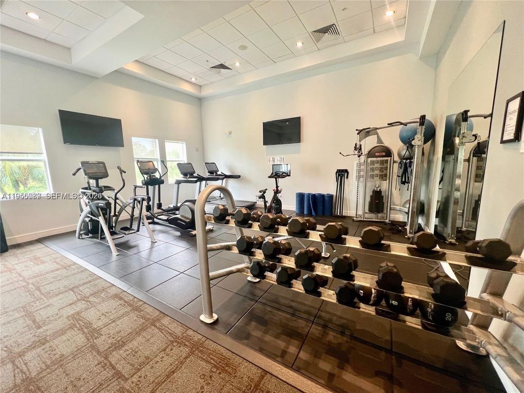 Image 13 of property listing at 5300 NW 87th Ave 1209, Doral, FL 33178