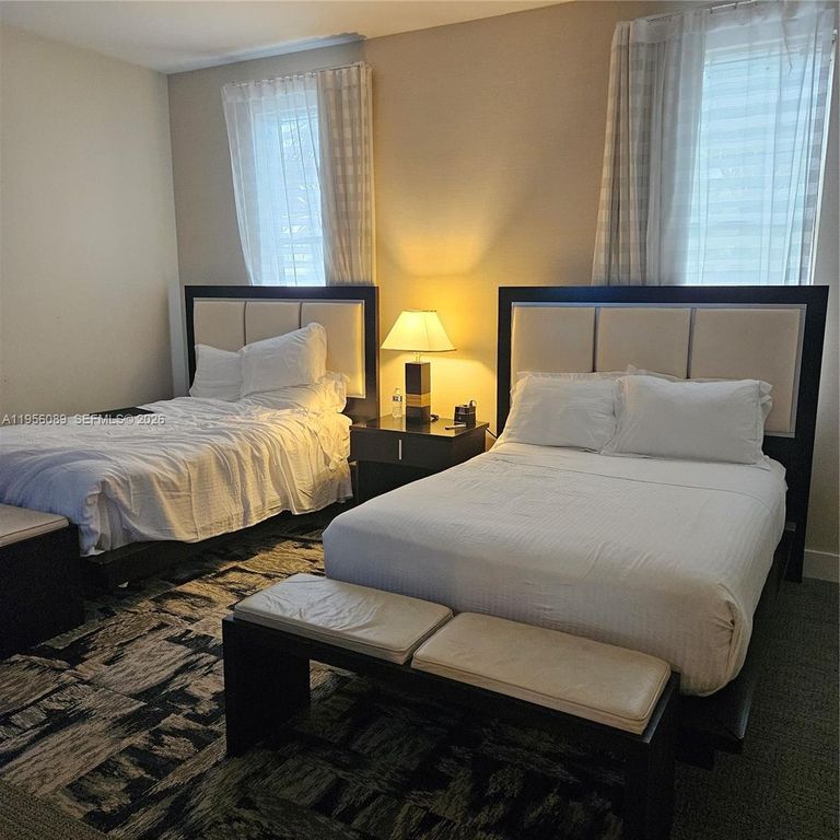 Image 9 of property listing at 5300 NW 87th Ave 1209, Doral, FL 33178