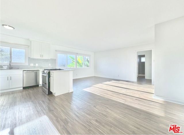 1323 11th Street, Santa Monica, CA 90401