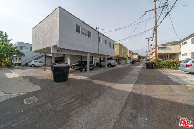 1323 11th Street, Santa Monica, CA 90401