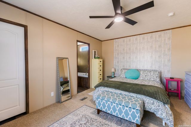 869 & 873 County Road 773, Devine, TX 78016