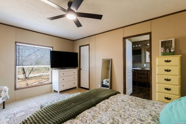 869 & 873 County Road 773, Devine, TX 78016