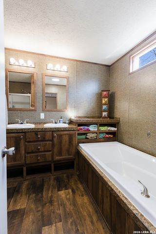 869 & 873 County Road 773, Devine, TX 78016