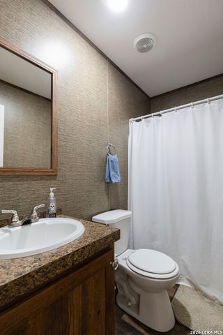 869 & 873 County Road 773, Devine, TX 78016