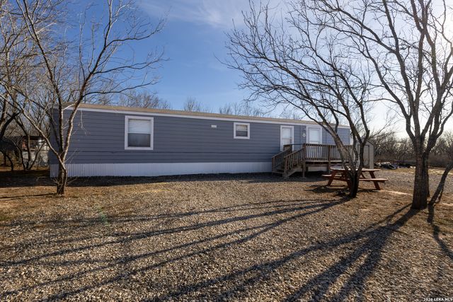 869 & 873 County Road 773, Devine, TX 78016