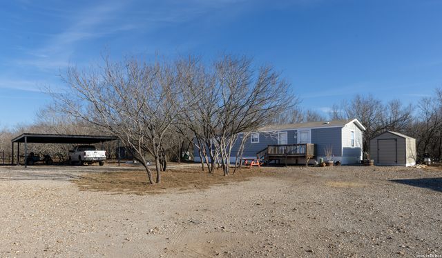 869 & 873 County Road 773, Devine, TX 78016