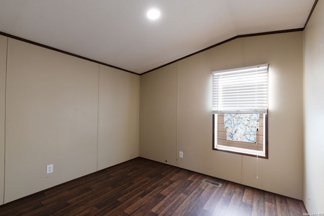 869 & 873 County Road 773, Devine, TX 78016