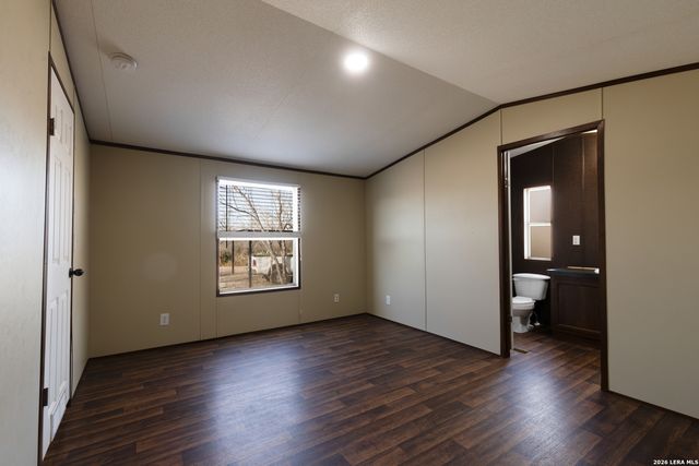 869 & 873 County Road 773, Devine, TX 78016