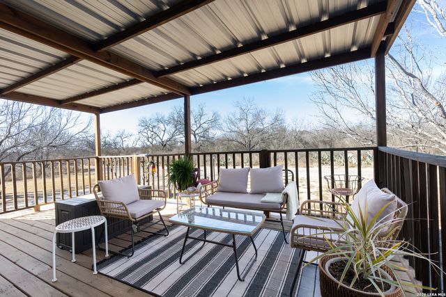 869 & 873 County Road 773, Devine, TX 78016