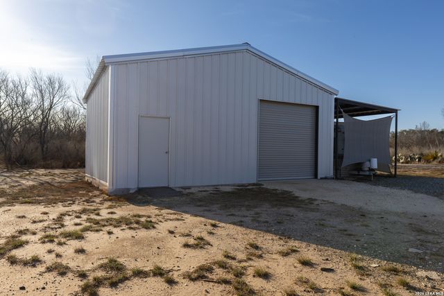 869 & 873 County Road 773, Devine, TX 78016