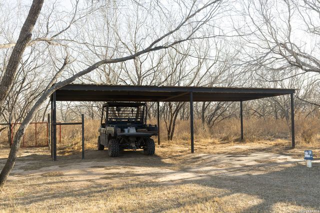 869 & 873 County Road 773, Devine, TX 78016