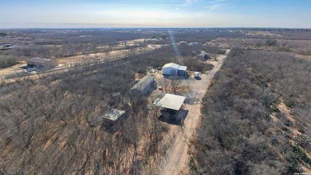 869 & 873 County Road 773, Devine, TX 78016