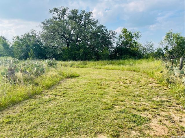 869 & 873 County Road 773, Devine, TX 78016