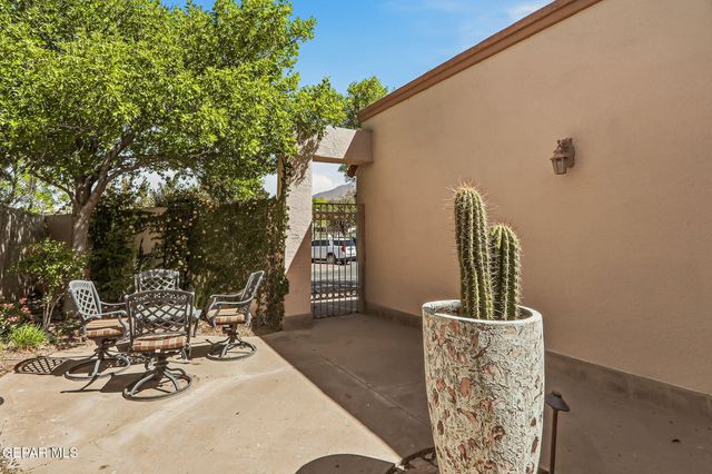 1038 LOS JARDINES Circle, El Paso, TX 79912