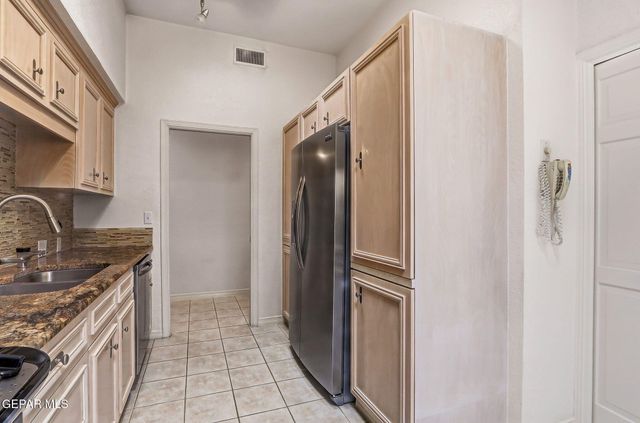 1038 LOS JARDINES Circle, El Paso, TX 79912