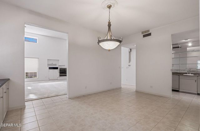 1038 LOS JARDINES Circle, El Paso, TX 79912