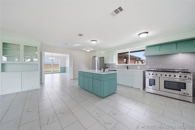 402691 W 2400 Road, Bartlesville, OK 74006