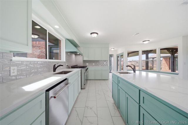 402691 W 2400 Road, Bartlesville, OK 74006