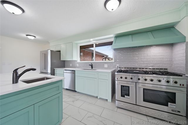 402691 W 2400 Road, Bartlesville, OK 74006