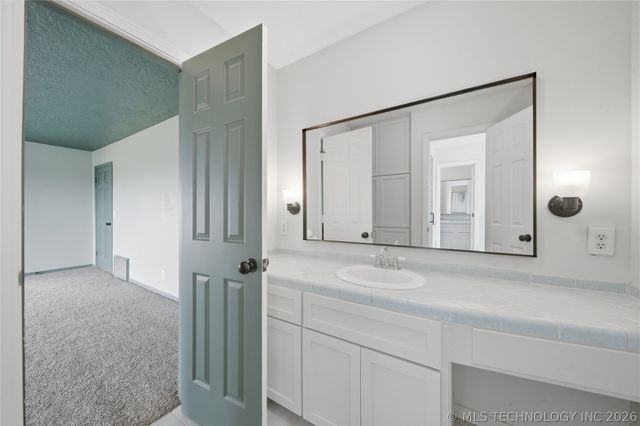 402691 W 2400 Road, Bartlesville, OK 74006