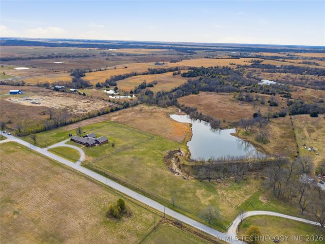 402691 W 2400 Road, Bartlesville, OK 74006