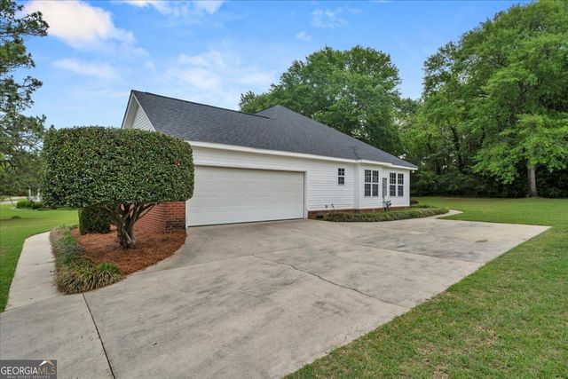 116 Cedar Creek Drive, Dublin, GA 31021