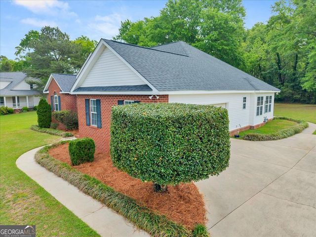 116 Cedar Creek Drive, Dublin, GA 31021