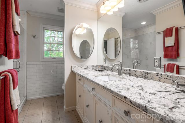 7 Cooper Cove S, Hendersonville, NC 28739