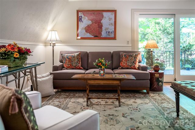 7 Cooper Cove S, Hendersonville, NC 28739