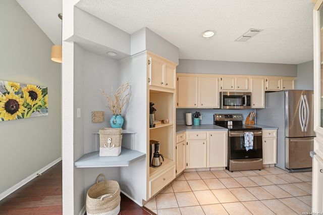 1518 LAKESIDE, Canyon Lake, TX 78133