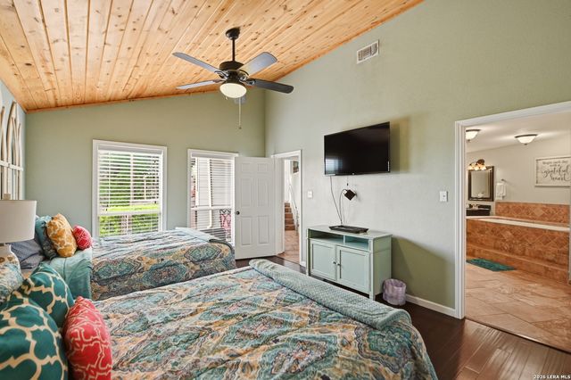 1518 LAKESIDE, Canyon Lake, TX 78133