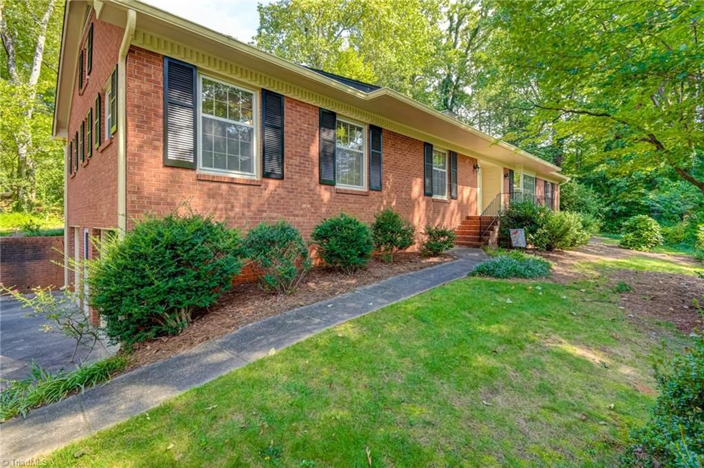 3351 Kirklees Road, Winston-salem, NC 27104