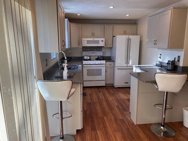 810 Lawrence St C, Lowell, MA 01852