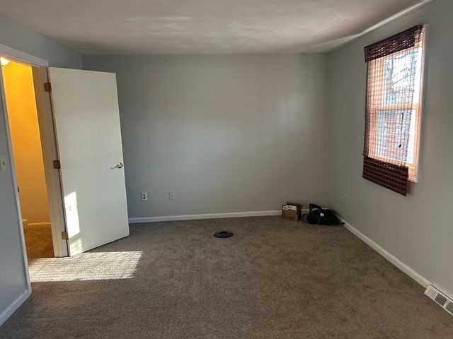 810 Lawrence St C, Lowell, MA 01852