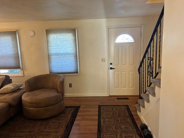 810 Lawrence St C, Lowell, MA 01852