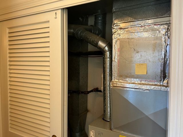 810 Lawrence St C, Lowell, MA 01852