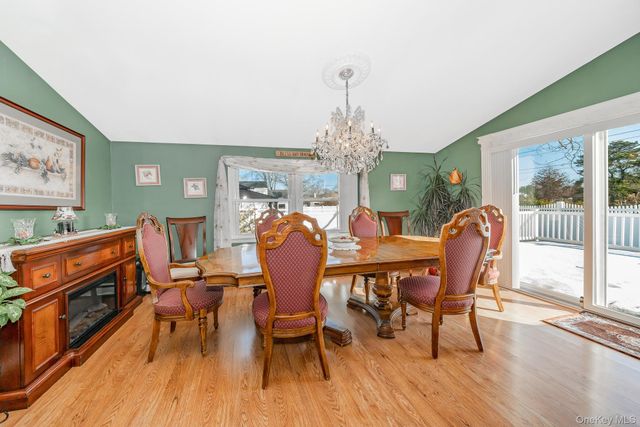 2907 Rhode Island Avenue, Medford, NY 11763