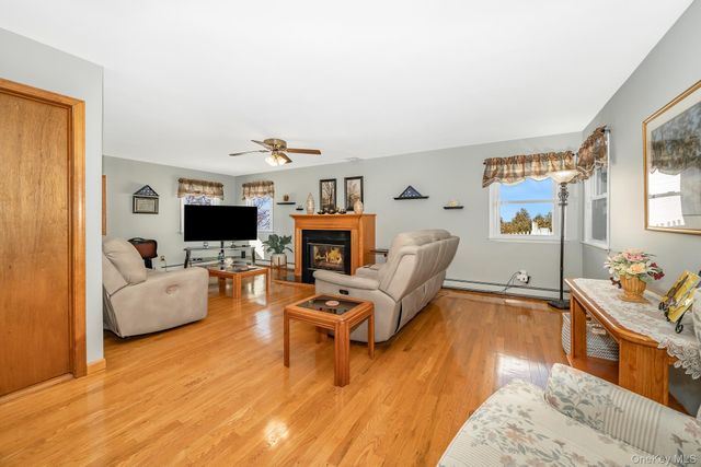 2907 Rhode Island Avenue, Medford, NY 11763