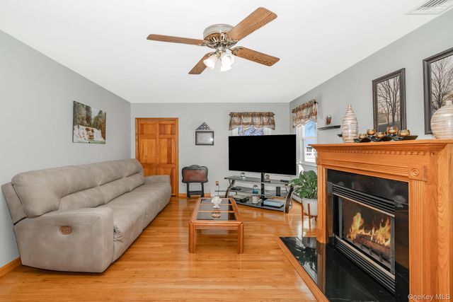 2907 Rhode Island Avenue, Medford, NY 11763