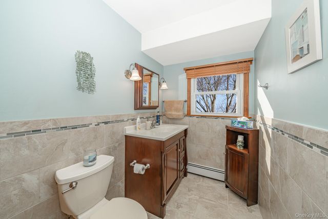 2907 Rhode Island Avenue, Medford, NY 11763