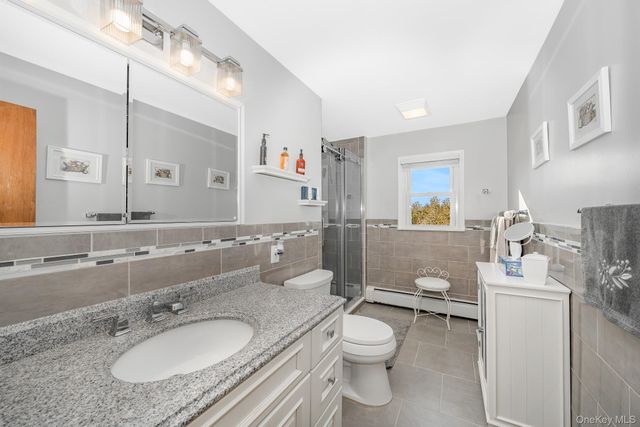 2907 Rhode Island Avenue, Medford, NY 11763