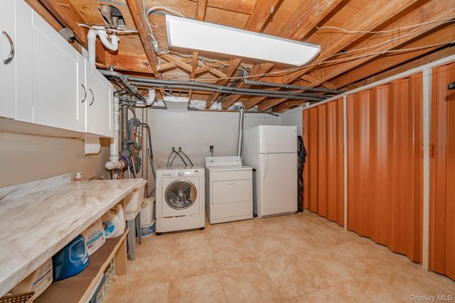 2907 Rhode Island Avenue, Medford, NY 11763