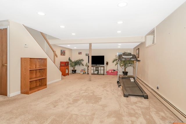 2907 Rhode Island Avenue, Medford, NY 11763