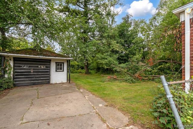 22533 S Kane Street, Detroit, MI 48223